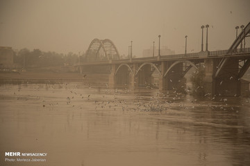 گرد و خاک در آسمان اهواز