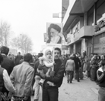 29 دی 1357؛ راهپیمایی میلیونی مردم در حمایت از حضرت امام خمینی (ره)