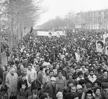 29 دی 1357؛ راهپیمایی میلیونی مردم در حمایت از حضرت امام خمینی (ره)