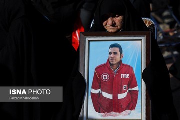 نظر شما درباره این عکس چیست؟/ دومین سالگرد حادثه پلاسکو