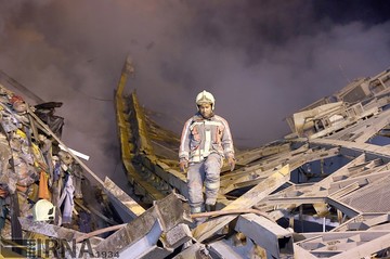 30 دی 1395؛ آتش‌سوزی و ریزش ساختمان پلاسکو