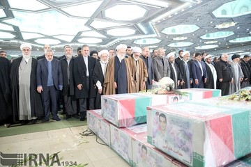 تشییع پیکر ۱۶ آتش‌نشان شهید حادثه پلاسکو