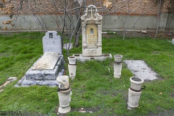 گورستان ارامنه دولاب