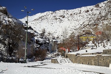طبیعت زمستانی آبشار گنجنامه