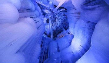 تصاویر | غارهای یخی شگفت‌انگیز نینگوو که زمستان و تابستان نمی‌شناسند!