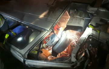 تصاویر | تصادف شدید سمند و مینی‌بوس در اتوبان تهران - کرج