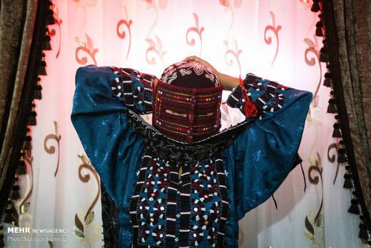 زری بافی؛ هنر زیبای زنان هرمزگان