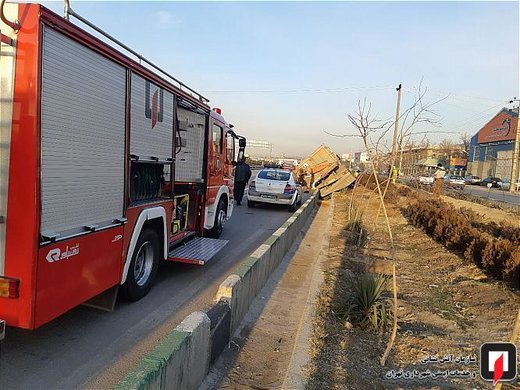 واژگونی کامیون تریلی در بزرگراه شهید لشگری
