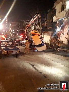تصادف رنو ساندرو با پراید و پژو 206 در سعادت آباد