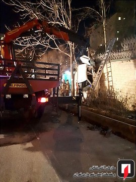 تصادف رنو ساندرو با پراید و پژو 206 در سعادت آباد