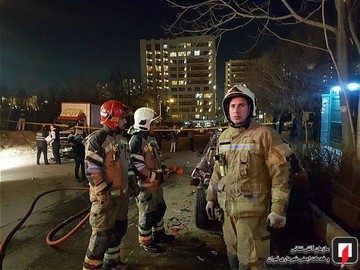 تصادف رنو ساندرو با پراید و پژو 206 در سعادت آباد