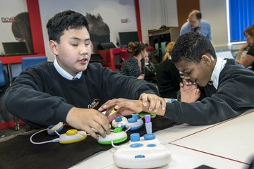 برنامه‌نویسی کودکان نابینا و کم‌بینا به لطف مایکروسافت
