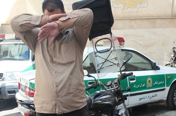 سارق کاغذ A۴ مدرسه را می دزدید و «خرج عمل» می‌کرد