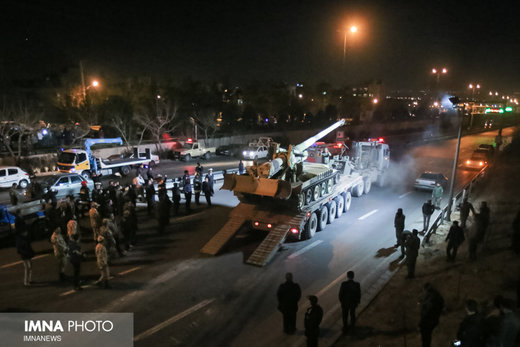 برخورد تریلر با پل هوایی اتوبان شهید میثمی اصفهان