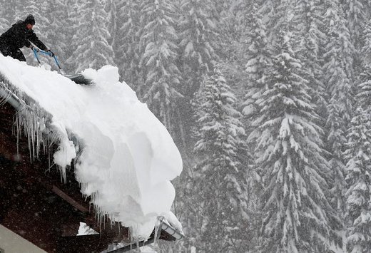 بارش برف در فیلتسموز اتریش