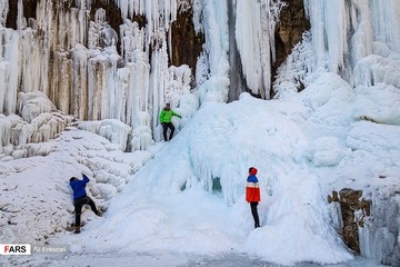 آبشار یخ‌زده خور خور