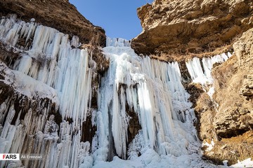 آبشار یخ‌زده خور خور