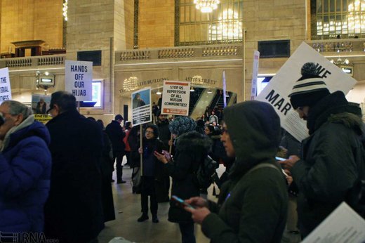 شعارهای ضد امپریالیستی در تجمع حمایت از مرضیه هاشمی در منهتن