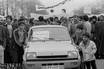 7 بهمن 1357؛ راهپیمایی مردم ایران برای بازگشت امام خمینی (ره)