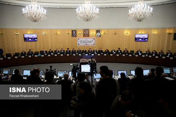 کمیسیون تلفیق، فشار مالیاتی بر حقوق‌بگیران را کم‌تر کرد