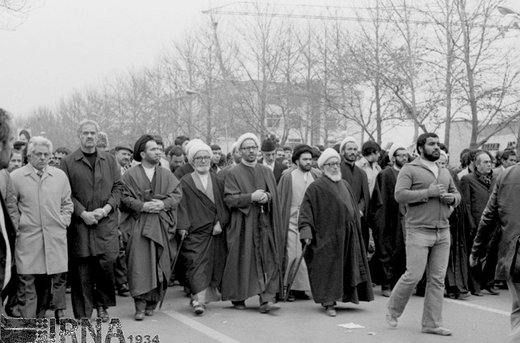 7 بهمن 1357؛ راهپیمایی مردم ایران برای بازگشت امام خمینی (ره)