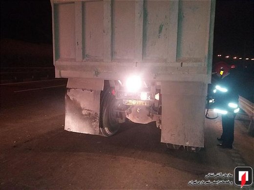 تصادف پراید با کامیون در بزرگراه یاسینی
