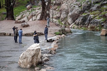 بارش باران در طاق بستان