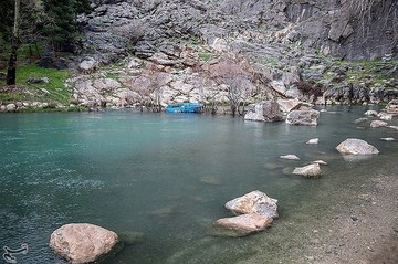 بارش باران در طاق بستان