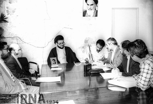محمد نبی حبیبی شهردار تهران، سال 1366 در جلسه مربوط به راه‌اندازی مترو تهران حضور دارد