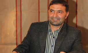 حاجی مغزش عین کامپیوتر عمل می‌کنه