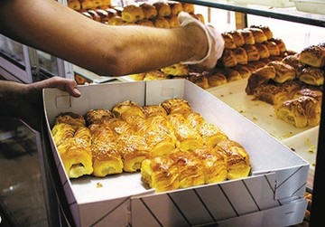 کاهش چشمگیر فروش شیرینی در تهران