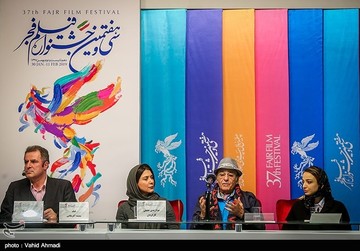 نشست خبری فیلم بنفشه آفریقایی به کارگردانی مونا زندی