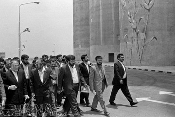 حسن حبیبی معاون اول رئیس‌جمهور، سال 1372 به همدان سفر کرد