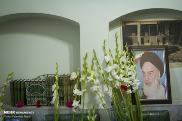 گلباران حجره طلبگی امام خمینی(ره) در اراک