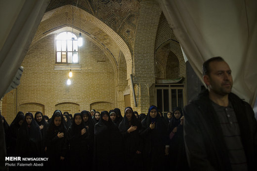 گلباران حجره طلبگی امام خمینی(ره) در اراک