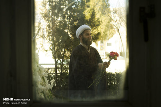 گلباران حجره طلبگی امام خمینی(ره) در اراک