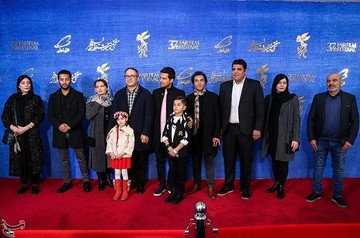 بازیگران و عوامل فیلم قصر شیرین به کارگردانی رضا میرکریمی در سومین روز سی‌وهفتمین جشنواره فیلم فجر