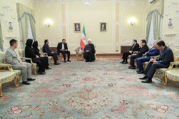 روحانی: پشتیبان دولت قانونی آقای مادورو هستیم