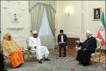 روحانی: تنمية العلاقات مع دول أفريقيا تتمتع بأهمية كبيرة بالنسبة لإيران