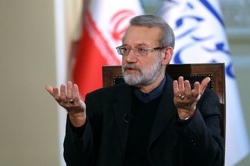 لاریجانی: دولت باید قدردان سپاه در حوزه محرومیت‌زدایی باشد