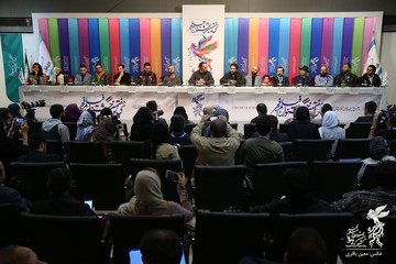 جای خالی علی نصیریان در شب اکران فیلمش در جشنواره فجر