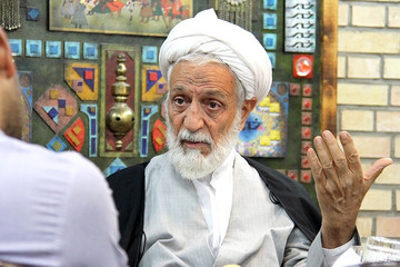 واکنش عضو جامعه روحانیت مبارز به لغو سخنرانی علی لاریجانی