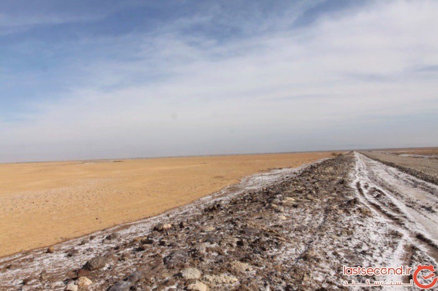جاده سنگفرش سیاه کوه