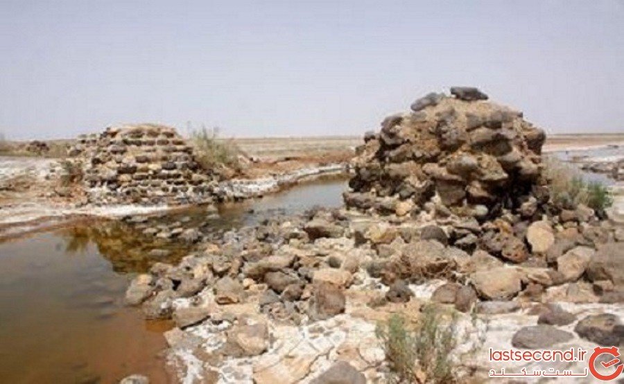 جاده سنگفرش سیاه کوه