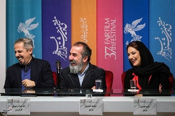 شبنم مقدمی و سیامک انصاری بازیگران و جواد رضویان کارگردان در نشست خبری فیلم زهر مار - سی‌وهفتمین جشنواره فیلم فجر