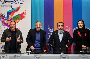 شبنم مقدمی و سیامک انصاری بازیگران، جواد رضویان کارگردان و احسان کرمی مجری در نشست خبری فیلم زهر مار - سی‌وهفتمین جشنواره فیلم فجر