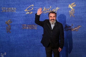 سیامک انصاری بازیگر فیلم زهر مار در سی‌وهفتمین جشنواره فیلم فجر 