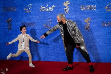 صابر ابر بازیگر فیلم مسخره باز در چهارمین روز سی‌وهفتمین جشنواره فیلم فجر 