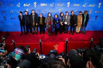 بازیگران فیلم شبی که ماه کامل شد در پنجمین روز سی‌وهفتمین جشنواره فیلم فجر