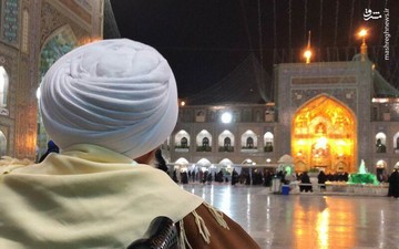 تصاویر | رهبر شیعیان بحرین در حرم امام رضا(ع)